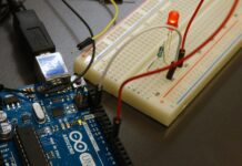 Medición de humedad de suelo con sensor de humedad capacitivo